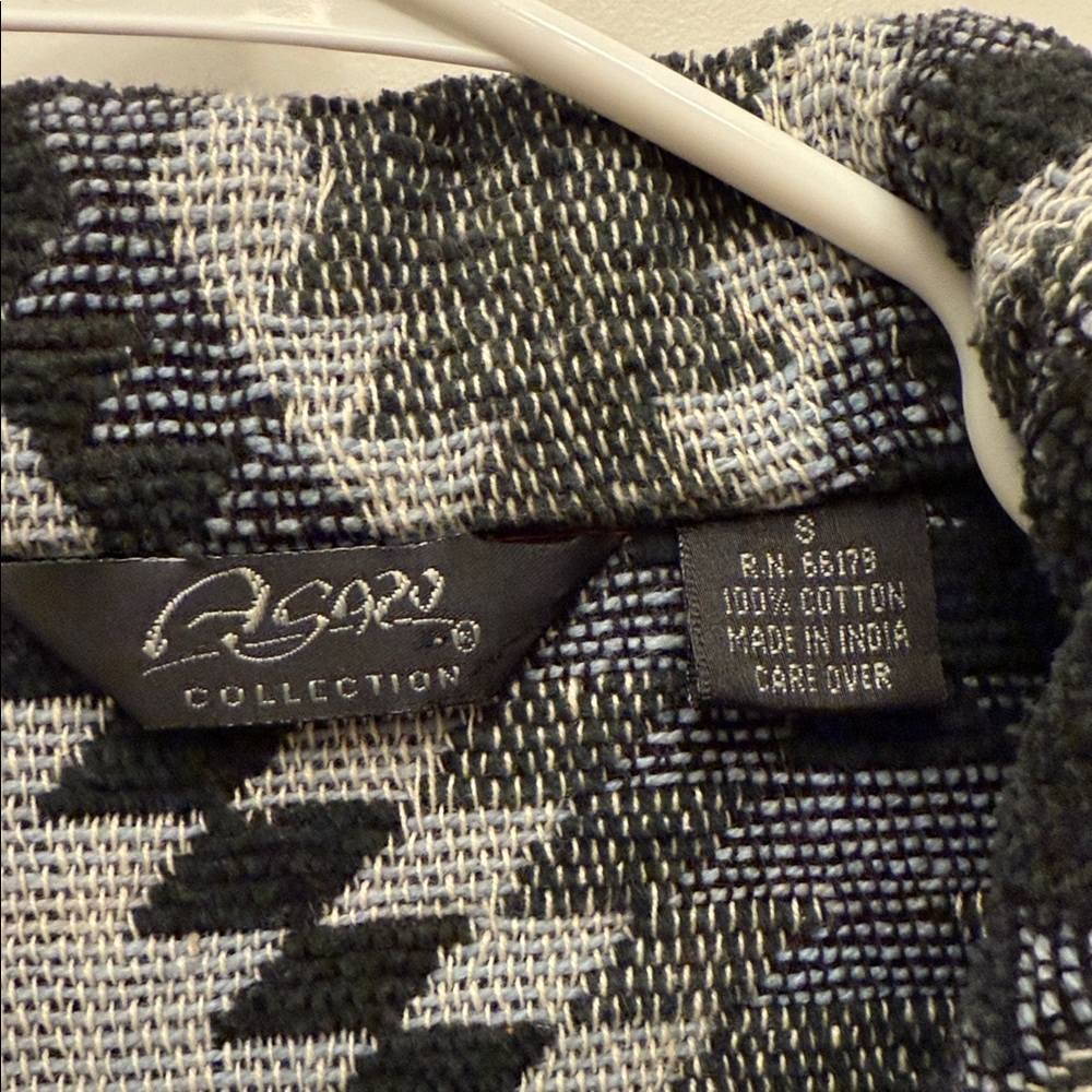 Vintage Agaro Colllection Aztec Blazer in size small with wooden carved buttons. - Picture 2 of 7